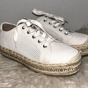 Chelsea & Violet sneakers